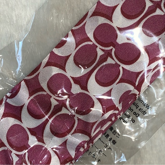 COACH Signature Print Silk Thin Scarf Light Raspberry NWT GORGEOUS - Picture 6 of 12